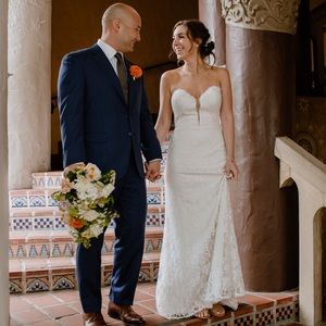 Gorgeous Lace Wedding Dress For Sale